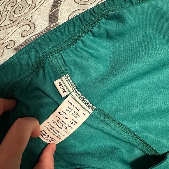 Hunter Green full scrub set - Picture 9 of 11